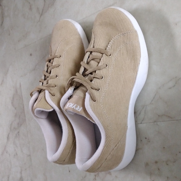 Ryka  corduroy sneakers. - Picture 2 of 8